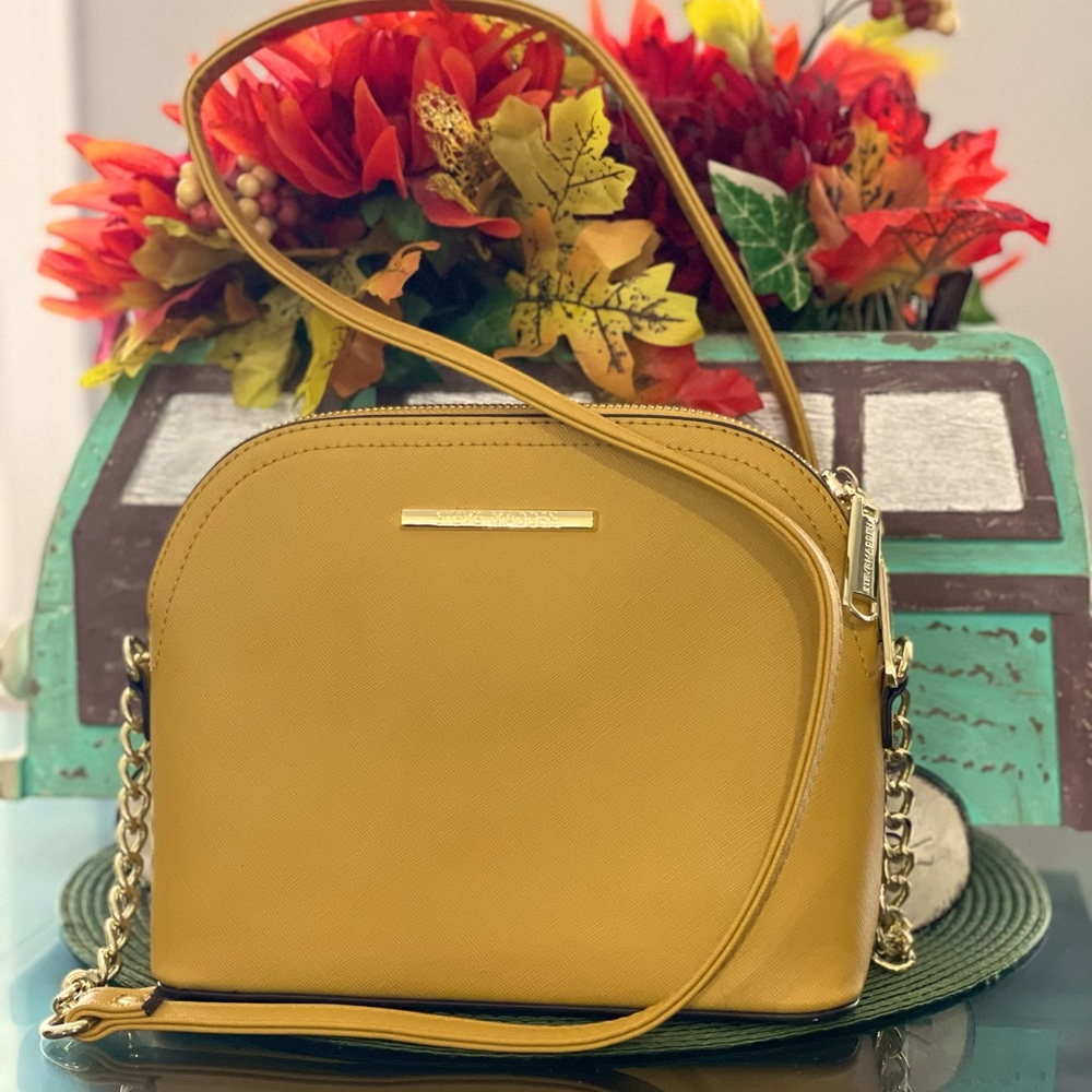 Steve Madden Crossbody Mustard